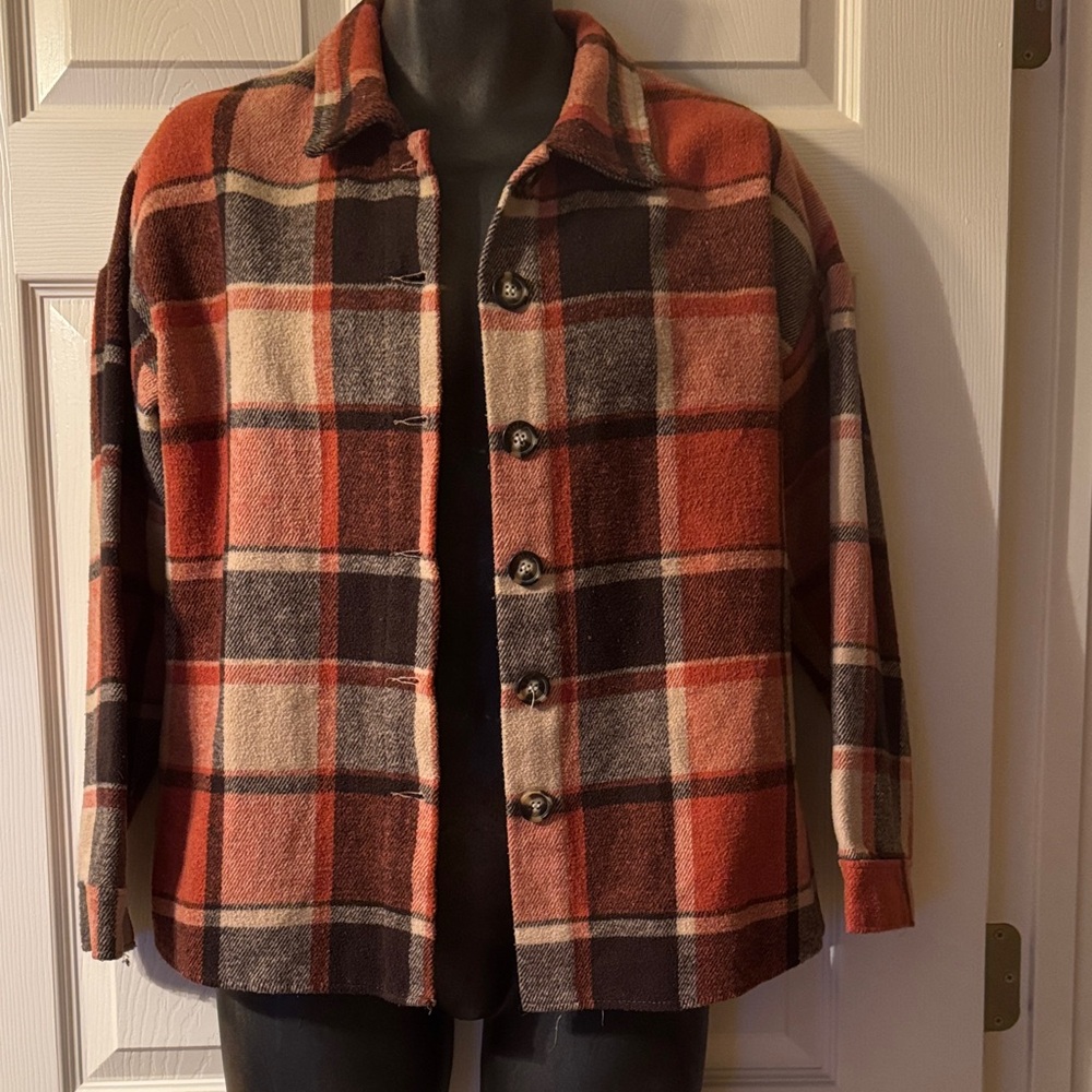 Woman’s size Small Plaid Button-Up  Shacket in Rust & Brown